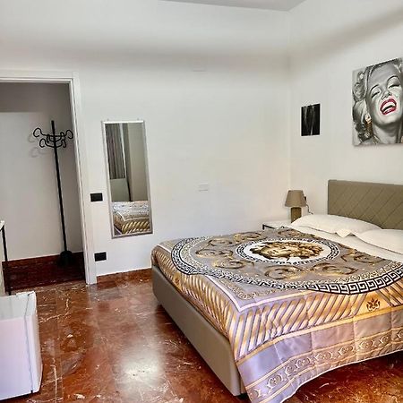 Rooms Lungomare 克罗托内 外观 照片