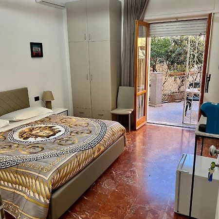 Rooms Lungomare 克罗托内 外观 照片